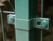 apretón cubierto Pvc verde del control de la cerca de la malla de alambre del color del agujero de 50m m simple